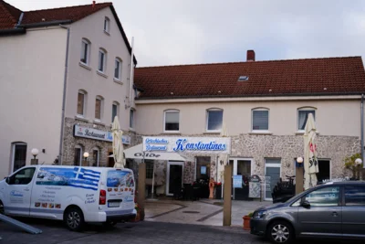 Einkehr beim Griechen -1  (Bild vergr&ouml;&szlig;ern)