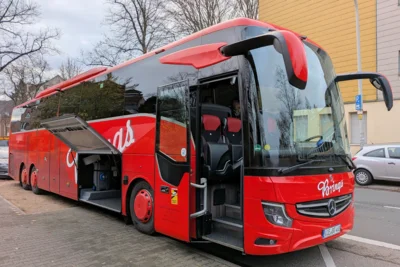 Der Reisebus der Firma Brings  (Bild vergr&ouml;&szlig;ern)