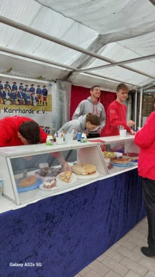 Kuchenverkauf  (Bild vergr&ouml;&szlig;ern)