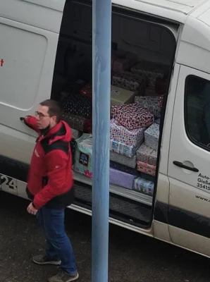 Kinder helfen Kinder 2  (Bild vergr&ouml;&szlig;ern)
