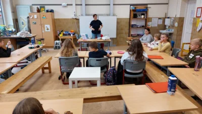 Foto des Albums: Vorlesetag Besuch Frau Walter Klasse 4b