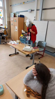 Foto des Albums: Vorlesetag Besuch Frau Walter Klasse 4b