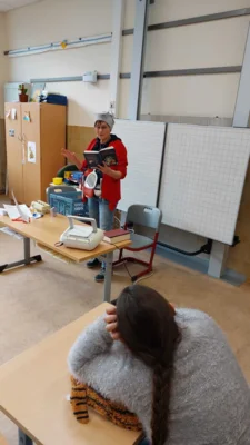 Foto des Albums: Vorlesetag Besuch Frau Walter Klasse 4b