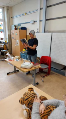 Foto des Albums: Vorlesetag Besuch Frau Walter Klasse 4b
