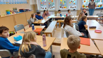 Foto des Albums: Vorlesetag Besuch Frau Walter Klasse 4b