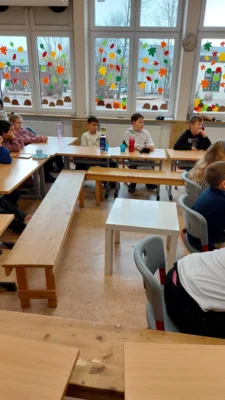 Foto des Albums: Vorlesetag Besuch Frau Walter Klasse 4b