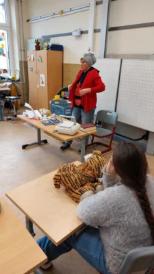 Foto des Albums: Vorlesetag Besuch Frau Walter Klasse 4b