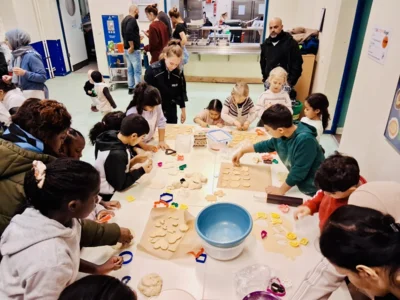 Foto des Albums: Weihnachtsbacken mit der Carl-Krämer-Grundschule