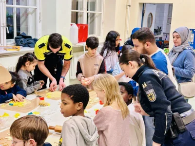 Foto des Albums: Weihnachtsbacken mit der Carl-Krämer-Grundschule (25.​11.​2025)