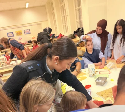 Foto des Albums: Weihnachtsbacken mit der Carl-Krämer-Grundschule