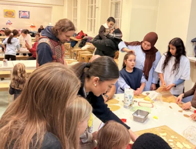 Foto des Albums: Weihnachtsbacken mit der Carl-Krämer-Grundschule