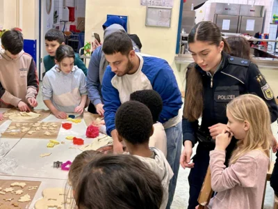 Foto des Albums: Weihnachtsbacken mit der Carl-Krämer-Grundschule (25.​11.​2025)