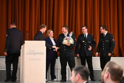 Danksagung Jugendfeuerwehrwart Hans-J&ouml;rg Petru  (Bild vergr&ouml;&szlig;ern)