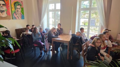 bei Frau Piekenbrock im Eiscaf&eacute;  (Bild vergr&ouml;&szlig;ern)