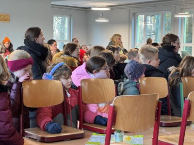 Treffpunkt Speiseraum der Grundschule  - Verk&uuml;ndung der Vorleser und Vorleseorte  (Bild vergr&ouml;&szlig;ern)