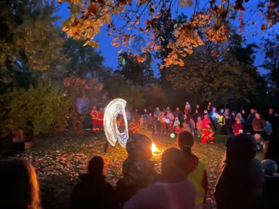 Feuershow  (Bild vergr&ouml;&szlig;ern)