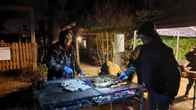 Foto des Albums: Der Tannenbaum in Neuendorf ist aufgestellt