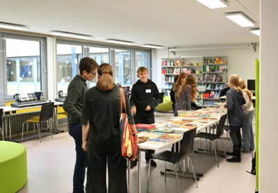 Foto des Albums: Tag der offenen Tür – Das SHG begeistert mit weihnachtlicher Stimmung