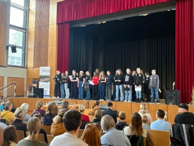 Foto des Albums: Tag der offenen Tür – Das SHG begeistert mit weihnachtlicher Stimmung