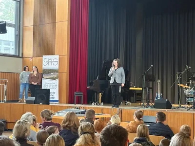 Foto des Albums: Tag der offenen Tür – Das SHG begeistert mit weihnachtlicher Stimmung