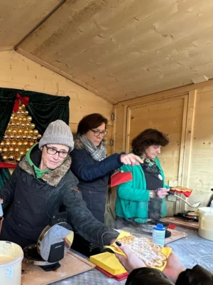 Foto des Albums: Waffelstand auf dem Weihnachtsbasar der Obstkelterei van Nahmen