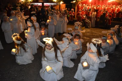 Foto des Albums: Christkindlmarkt am 1. Adventwochenende