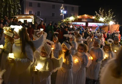 Foto des Albums: Christkindlmarkt am 1. Adventwochenende