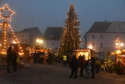 Foto des Albums: Christkindlmarkt am 1. Adventwochenende