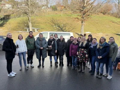 Unser Adventsbastel-Team... Vielen Dank f&uuml;r den gro&szlig;en Einsatz!  (Bild vergr&ouml;&szlig;ern)