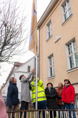 Foto des Albums: Fahnenhissung zum „Internationalen Tag der Menschen mit Behinderung