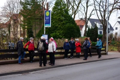 Der n&auml;chste Bus ist unser  (Bild vergr&ouml;&szlig;ern)