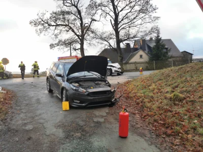 Foto des Albums: VU mit PKW am Kreuzhaus am 01.12.2025