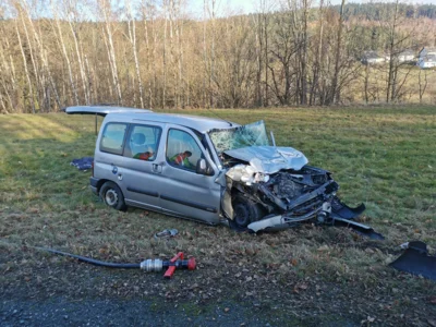 Foto des Albums: VU mit LKW, Person eingeklemmt bei Naila am 05.12.25