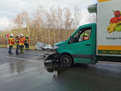 Foto des Albums: VU mit LKW, Person eingeklemmt bei Naila am 05.12.25