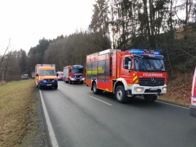 Foto des Albums: VU mit LKW, Person eingeklemmt bei Naila am 05.12.25