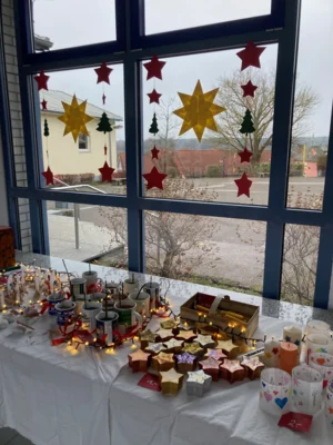 Foto des Albums: Adventsfenster mit Adventsbasar