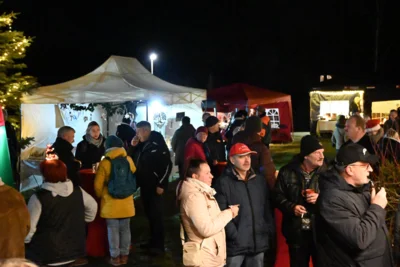 Foto des Albums: Weihnachtsmarkt vor dem Bürgerhaus in Groß Oßnig 2025