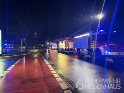 Fahrzeuge auf der Industriestra&szlig;e 