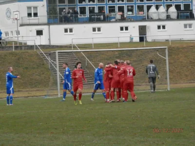 Torjubel beim FC Seenland nach dem F&uuml;hrungstreffer durch Marvin Tiegs (verdeckt). 