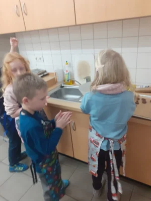 Foto des Albums: Weihnachtsfeier Kl. 1b