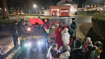 Foto des Albums: 2. Weihnachtsbaum-Anleuchten