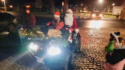 Foto des Albums: 2. Weihnachtsbaum-Anleuchten