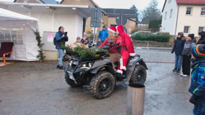 Foto des Albums: 2. Weihnachtsbaum-Anleuchten