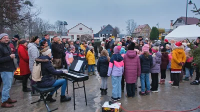 Foto des Albums: 2. Weihnachtsbaum-Anleuchten