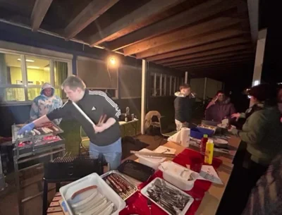 Vorbereitungen f&uuml;r's Wintergrillen  (Bild vergr&ouml;&szlig;ern)