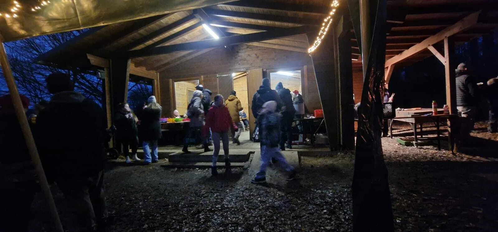 Bild: Tagesausklang an Grillhütte