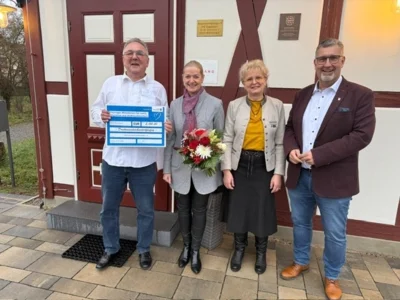 Vorsitzender Gerald Wilhelm, TMJMV Beate Mei&szlig;ner, Vorstand Ute Hoffmann, BM Alexander Brodf&uuml;hrer  (Bild vergr&ouml;&szlig;ern)