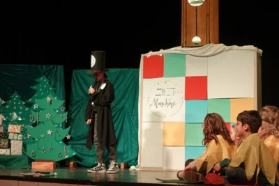 Foto des Albums: Traditionelle Weihnachtsfeier der Grundschule Ellenberg begeisterte Groß und Klein