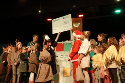 Foto des Albums: Traditionelle Weihnachtsfeier der Grundschule Ellenberg begeisterte Groß und Klein
