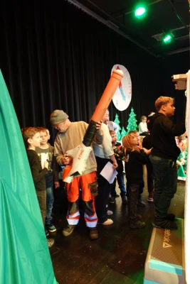 Foto des Albums: Traditionelle Weihnachtsfeier der Grundschule Ellenberg begeisterte Groß und Klein
